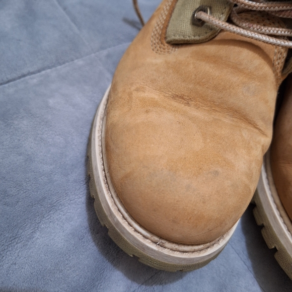 Timberland Boots - Picture 3 of 9